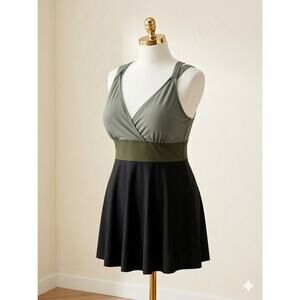 Plus Size 2X 18-20 Bloomchic Green Black Stretchy Flattering Swimsuit Swim Dress